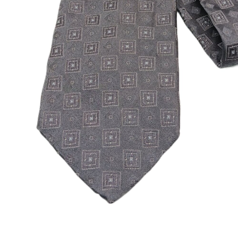DKNY Silk Tie Men’s 62” Gray Geometric Diamond Square Western Preppy Classic New